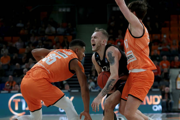 调整仍是球 调整仍是球