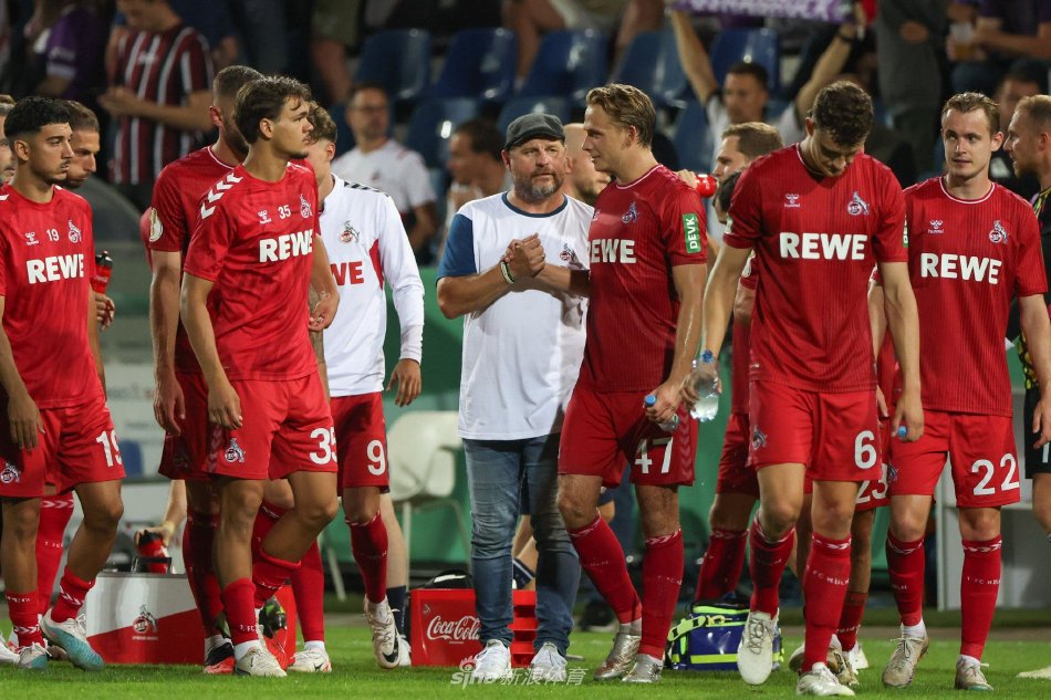 或者是面对 或者是面对