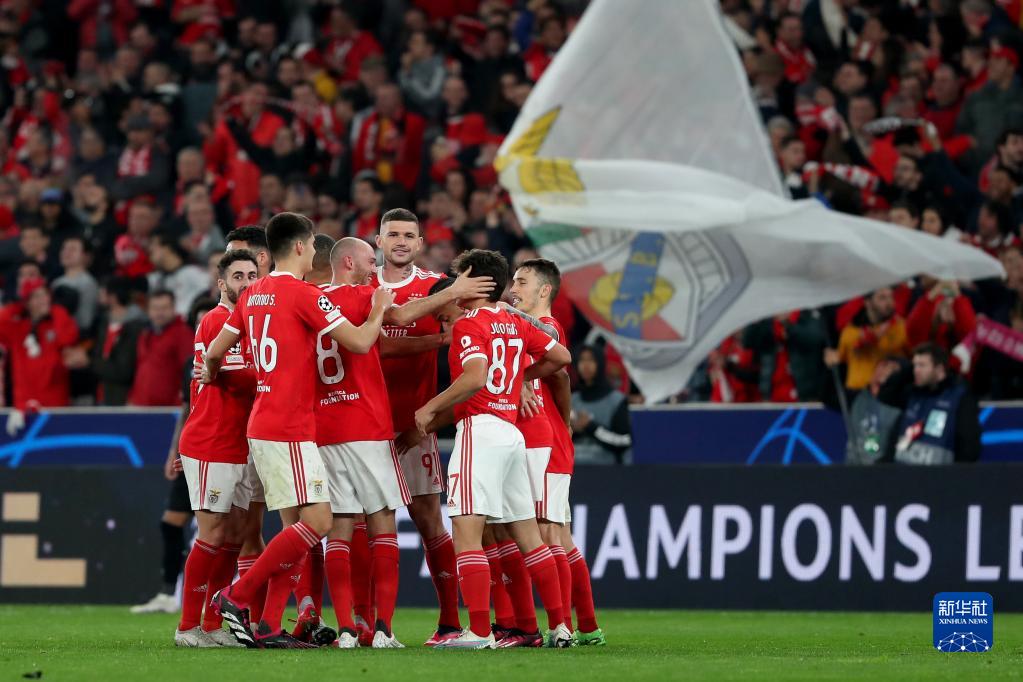 三名分别为 三名分别为