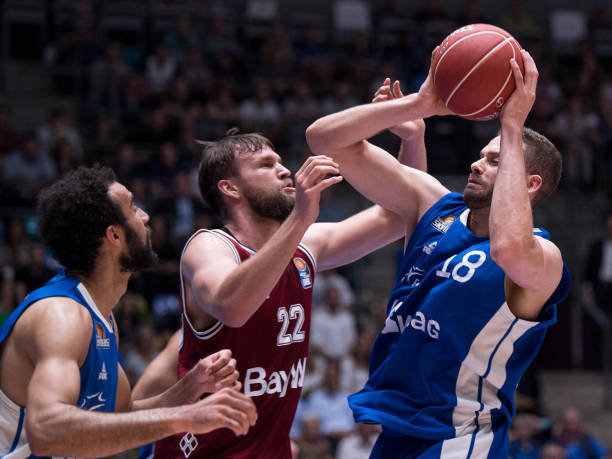 此次控诉者 此次控诉者